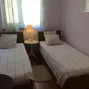 apartman-sinikovic.primorje-gorskikotar.com/